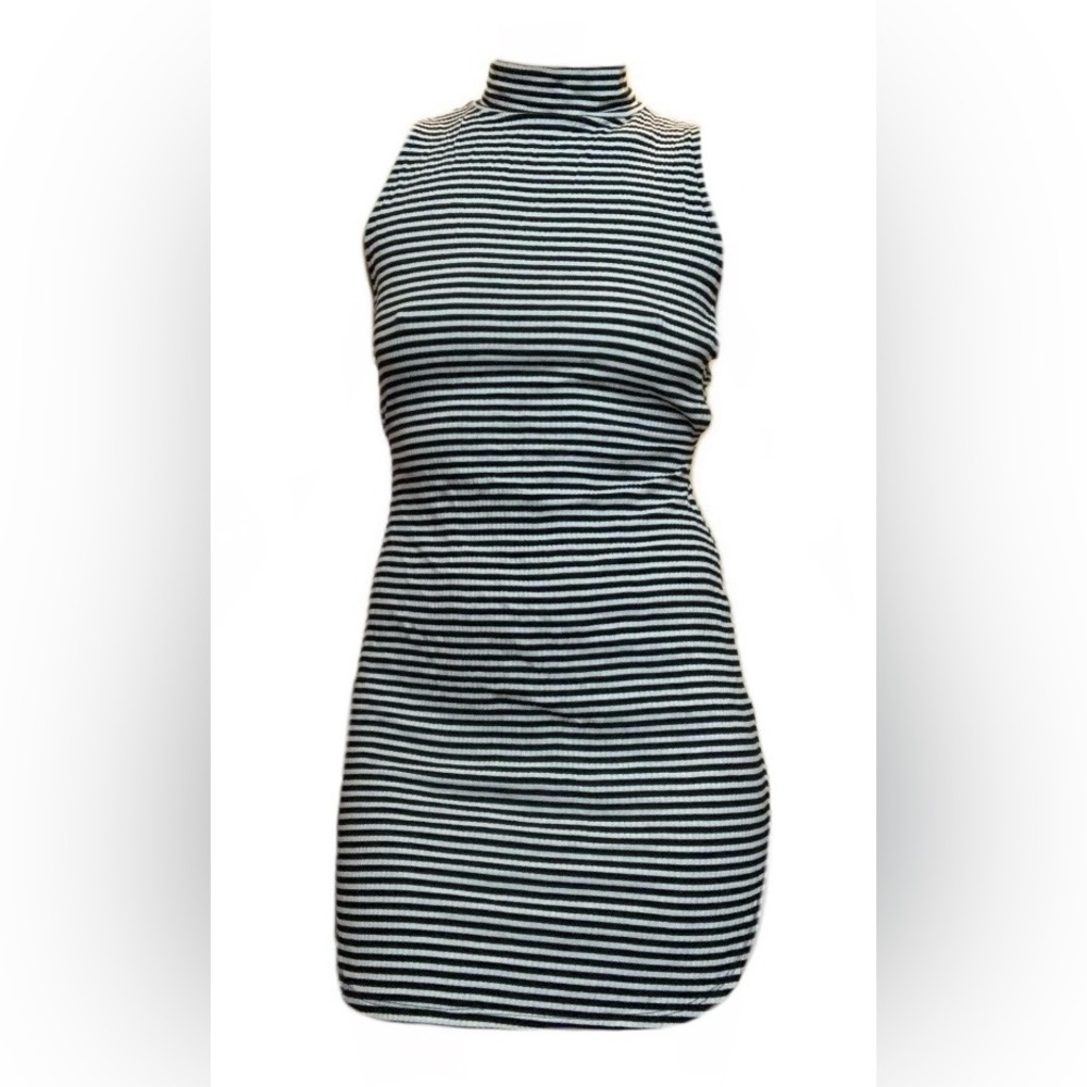 Papaya B&W Striped Dress, Soft Stretchy Black and White - Picture 6 of 10